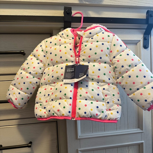 GAP Cream Sherpa Jacket with Colorful Accents - Picture 4 of 10
